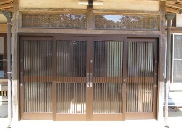 旭市Ｓ様邸　木製玄関建具から玄関引戸へ交換　家の雰囲気が変わりました