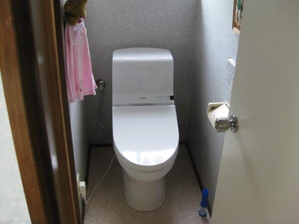 旭市S様邸　古くなったトイレを交換　ウォシュレット付になりました