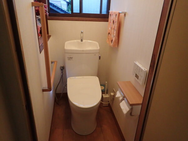 旭市Ｔ様邸　暖房付便座のトイレへ改修　冬場のヒヤっとがなくなりました