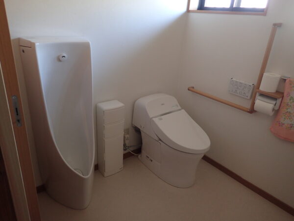 旭市Ｔ様邸　トイレをバリアフリーに改修　以前より使いやすく広々としたトイレに