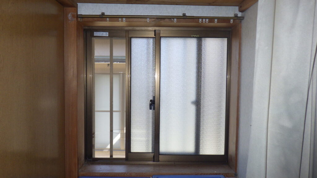 ⑦廊下<br />
<br />
Ｗ７４５×Ｈ７０５<br />
小サイズ　窓面積(0.2㎡×1.6㎡未満）