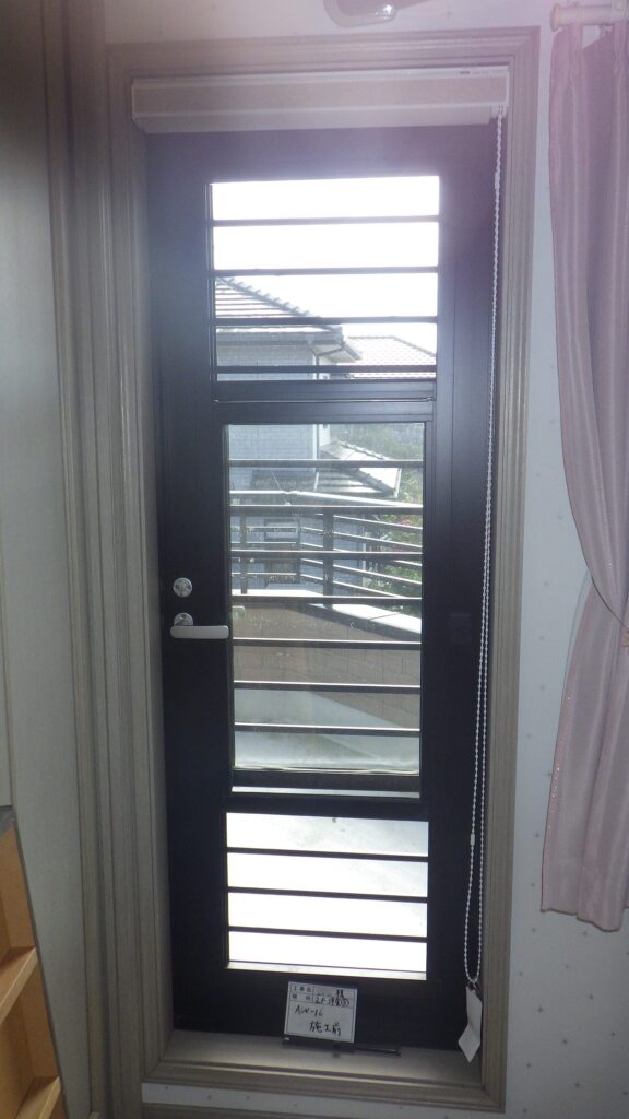 ⑯２階洋室７<br />
<br />
W６１７×H１８１２<br />
小サイズ　窓面積（0.2㎡以上1.6㎡未満）