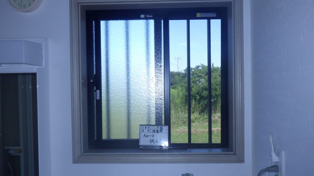 ④洗面所<br />
<br />
W７０２×H６９８<br />
小サイズ　窓面積（0.2㎡以上1.6㎡未満）