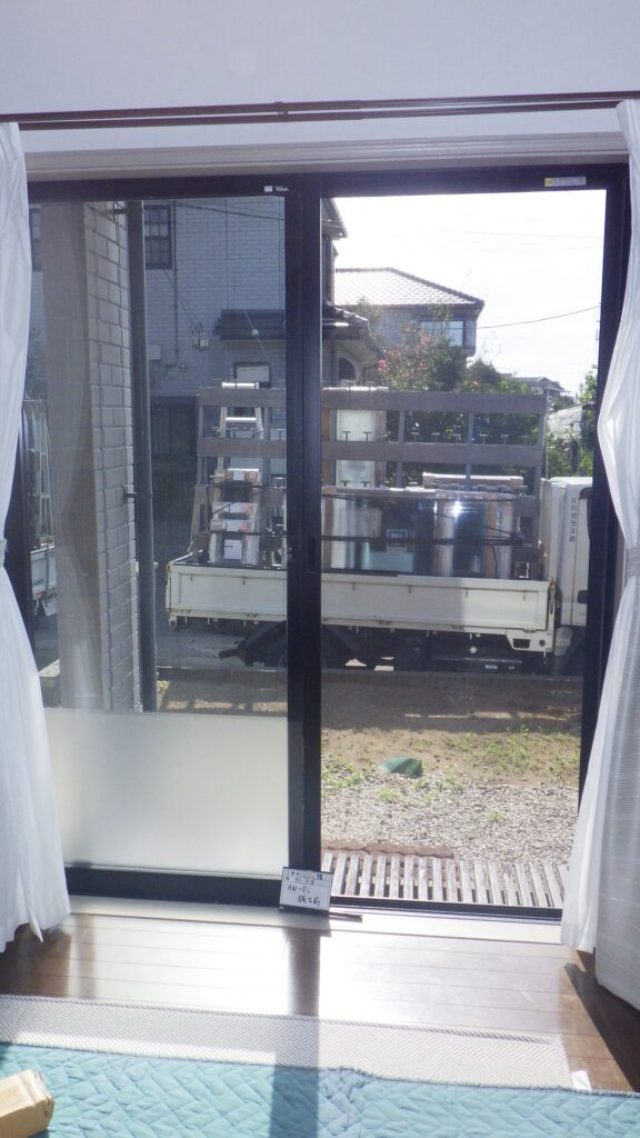 ⑥１階洋室１<br />
<br />
W１６７０×H１９７８<br />
大サイズ　窓面積（2.8㎡以上）