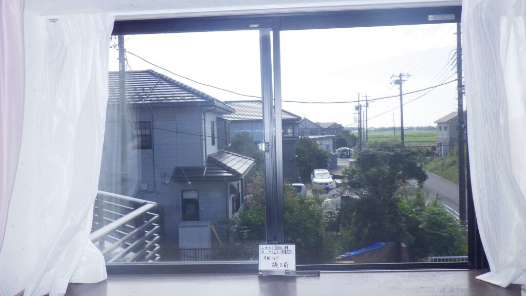 ⑮２階洋室６<br />
<br />
W１６６１×H１０１３<br />
中サイズ　窓面積（1.6㎡以上2.8㎡未満）